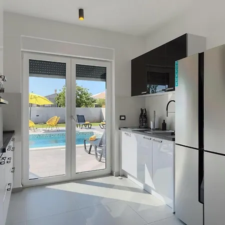 4 Bedroomstunning In بيت للعطل بولا