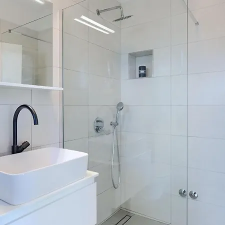 بيت للعطل 4 Bedroomstunning In بولا